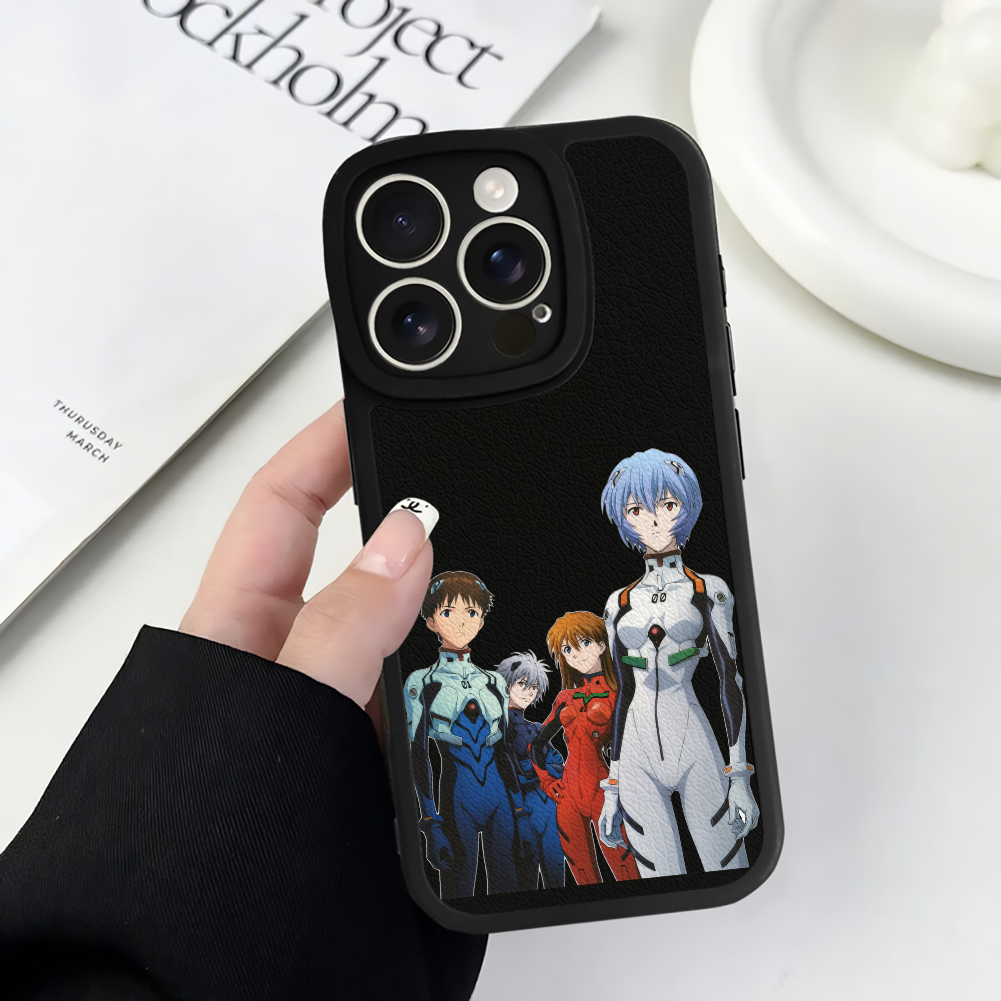 （画像用） EVA 新世紀エヴァンゲリオン 【iPhone 16シリーズ対応】シリコンスマホケース（レザー調） 材質：シリコン